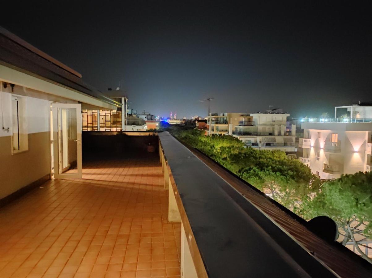 Apartamento Blue Moon Penthouse Lido di Jesolo Exterior foto