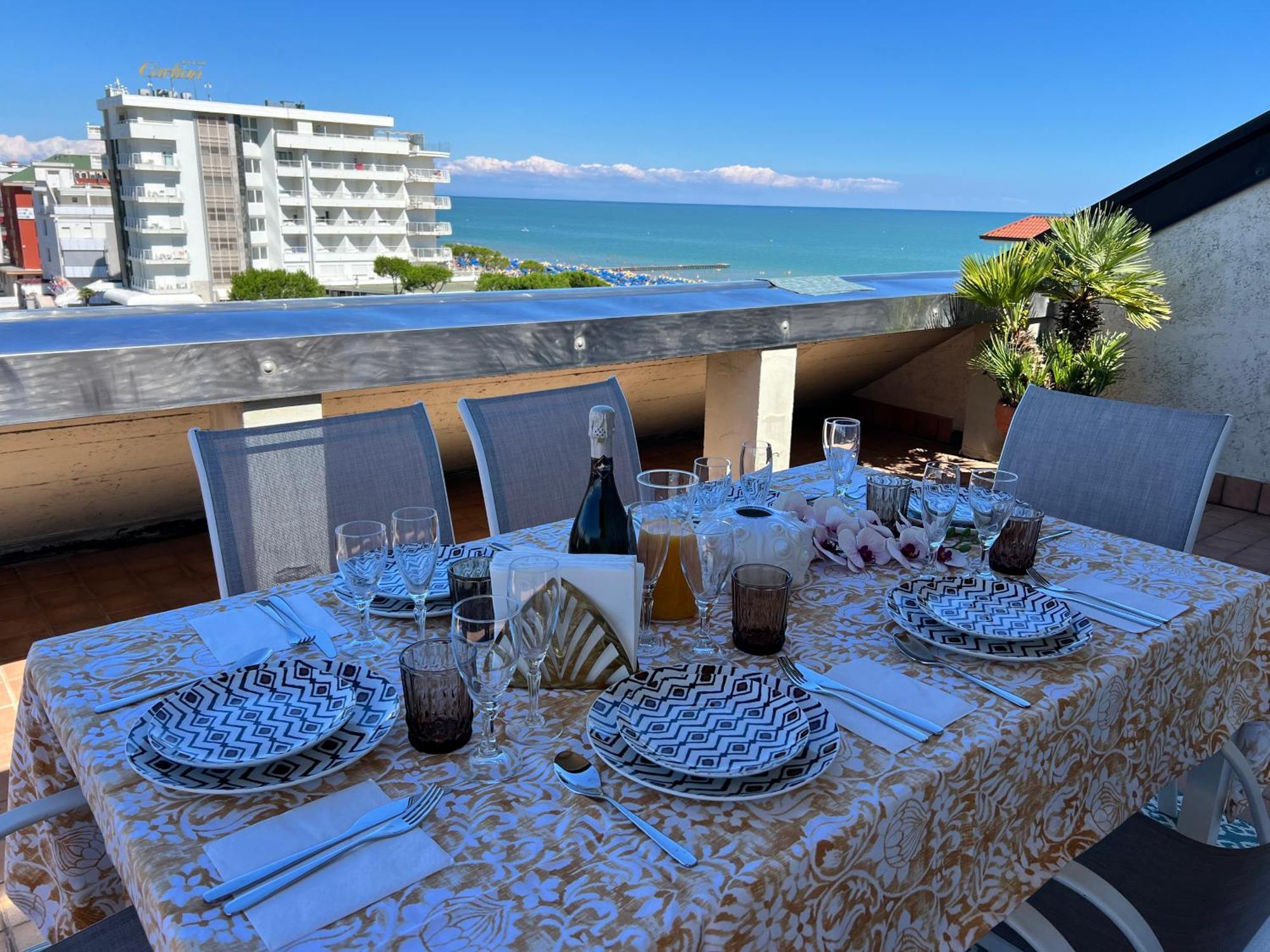 Apartamento Blue Moon Penthouse Lido di Jesolo Exterior foto